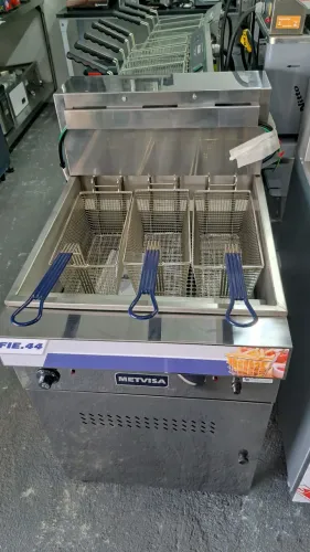 Ac Fritadeira Industrial 44 litros água e óleo 18mil whts 