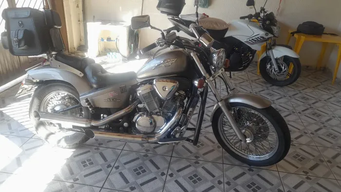 Shadow 600 2001