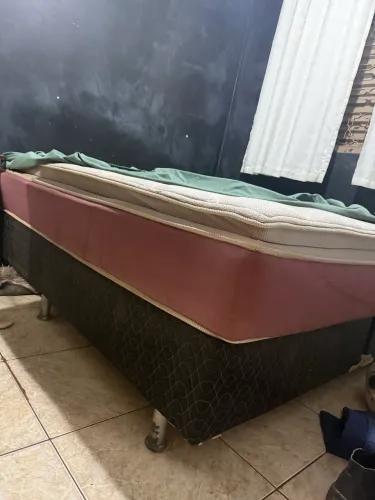 Cama King Size Padrão: 1,93 m × 2,03 m