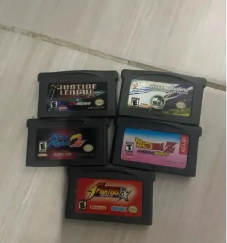 Fitas de jogos para game boy