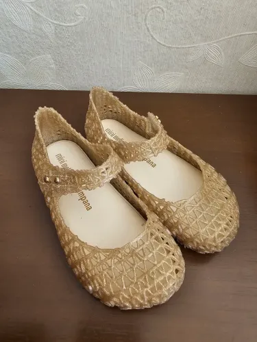 Mini Melissa Campana