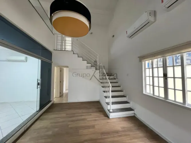 Casa Comercial - Jardim Paraiso - 4 Dormitórios - 180m².