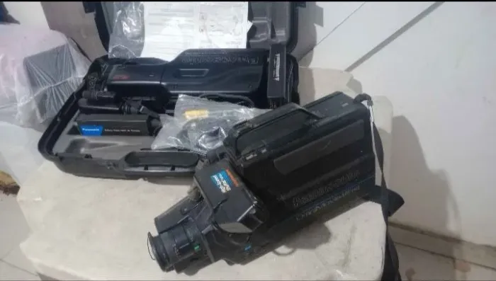 Duas Filmadoras da Panasonic antigas para colecionador