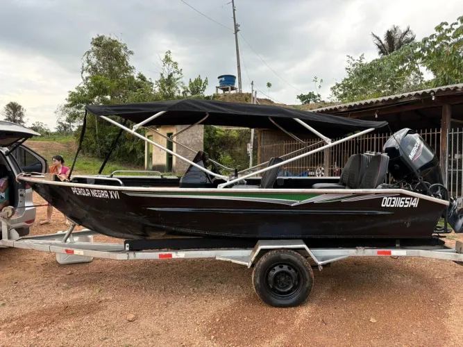 Lancha levefort 16 pés motor 60 hp mercury 120 hrs de uso