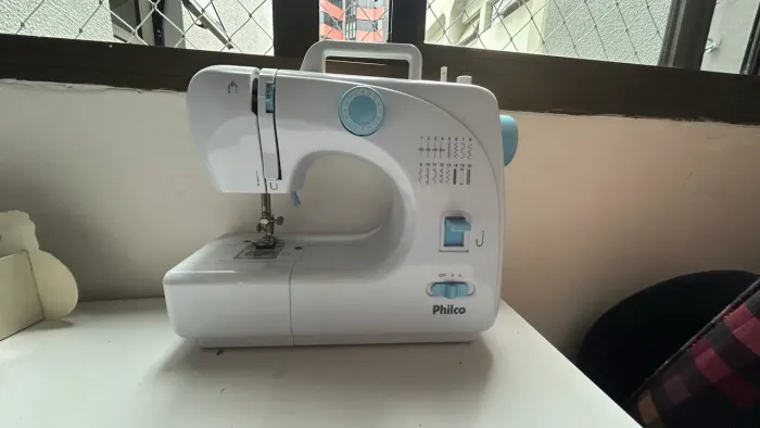 Máquina de Costura Philco