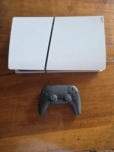 PS5 Slim com 5 meses de uso