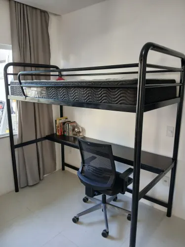 Beliche Tok Stok metálico com escrivaninha