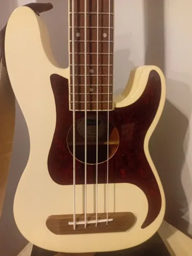 Baixo FENDER PRECISION