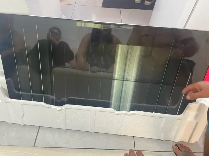TV LG smart 49 polegadas, com defeito