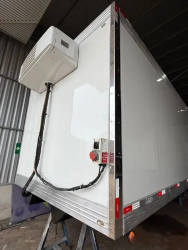 Bau de caminhão Ibiporã seminovo com thermo king v500