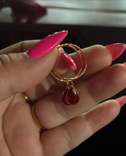 Argola de ouro e pingentes 