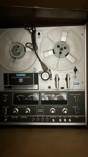 Akai Surround-Stereo 1800D-SS