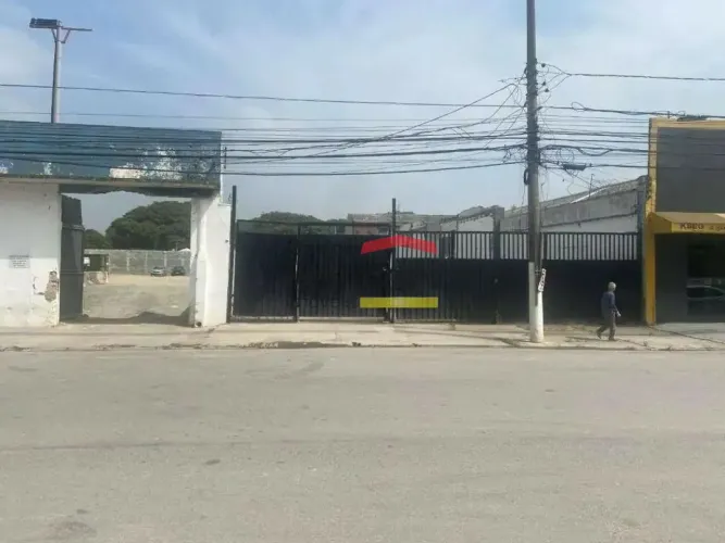 Galpão de 1.200 m² na Vila Albertina, O imóvel tem 1200m² de área útil. São 1020m² de área