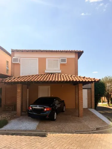 CASA - SOBRADO 2 suítes - condomínio Las Palmas
