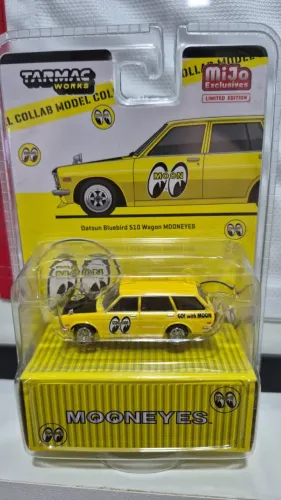 Miniatura Tarmac Works x MOONEYES Datsun Bluebird 510 Wagon - Mijo Exclusives Limited Edit