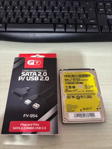HD notebook 500GB com cabo que serve como HD externo