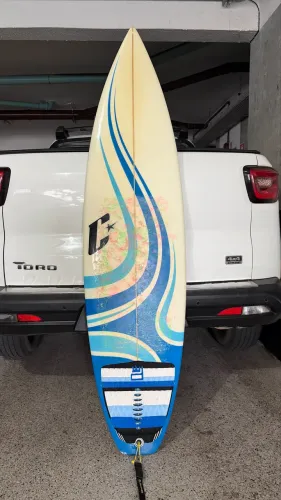 Prancha de surf semi nova!