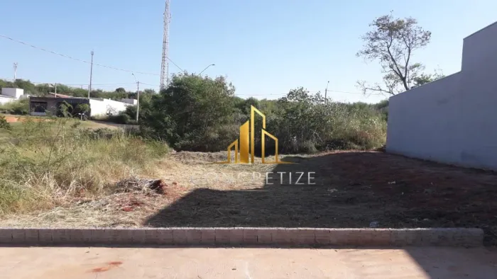 Terreno para venda em Parque Residencial Castelo, Bauru - SP