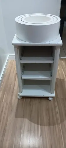 Rack e Nichos de parede para quarto de bebê
