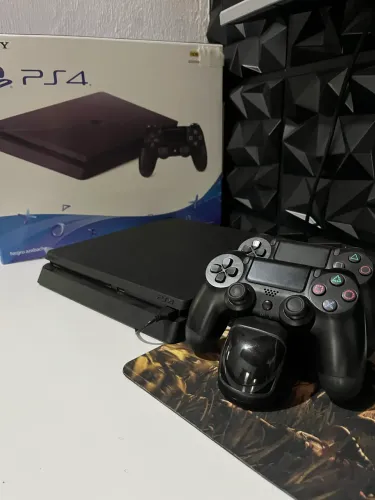 Vendo ps4 conservado