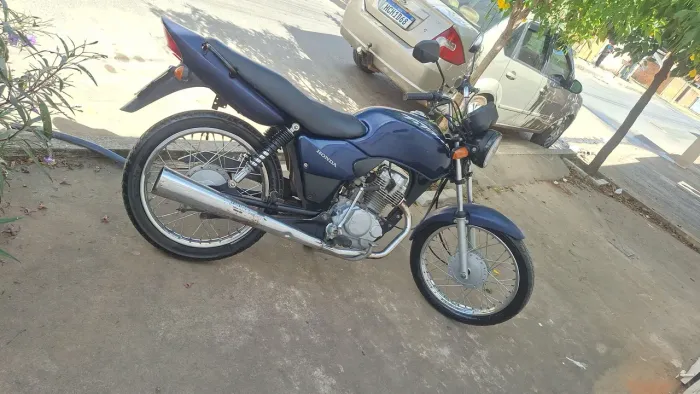Vendo TITAN 2002