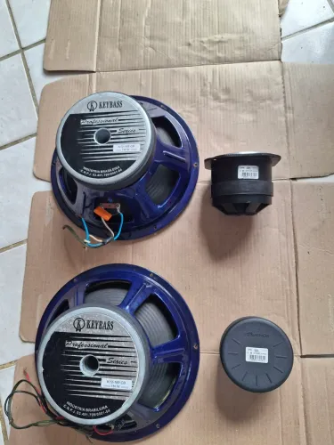 Conjunto para montar um caixa de som