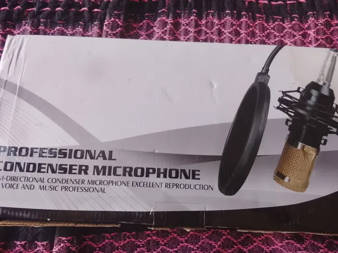 Microfone estilo podcast