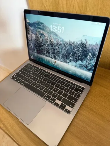 MacBook M1 256G