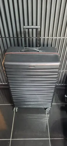 Vendo uma mala de viagem de 32kg - Retirada no Jardim Presidente Dutra