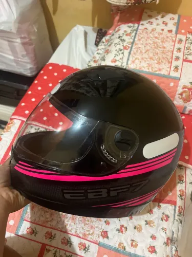 Vende-se capacete