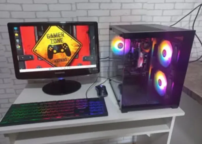 PC Novo Ryzen / 8 GB / SSD 240 GB / Tela 19" / Garantia