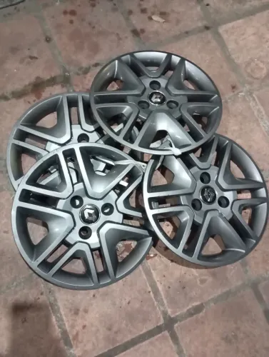 Vendo 4 calotas Renault kwid aro 14 original plástico automotivo resistente.