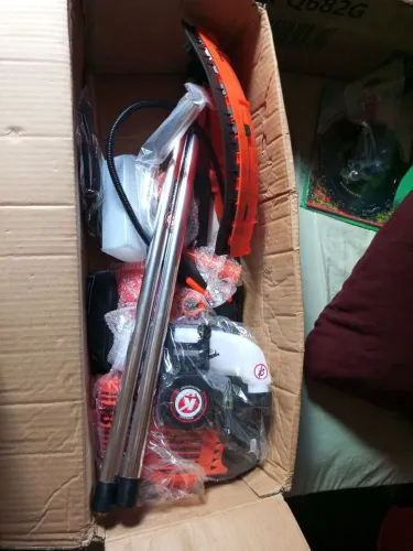 Roçadeira à gasolina Nakazaki nova. Vendo ou troco
