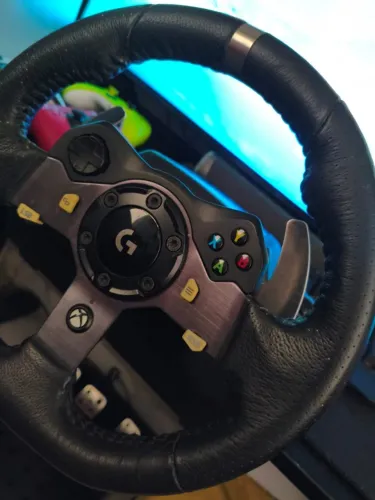Volante Profissional Logitec