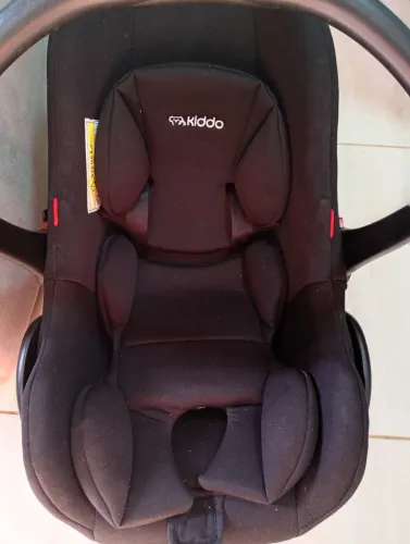 Bebê conforto marca Kiddo 250,00 seminovo usado 6 meses