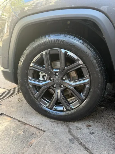 Jogo de rodas com pneus Jeep commander 2026