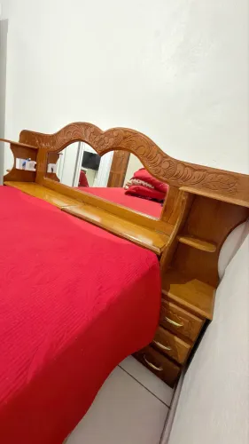 Vendo cama de madeira original