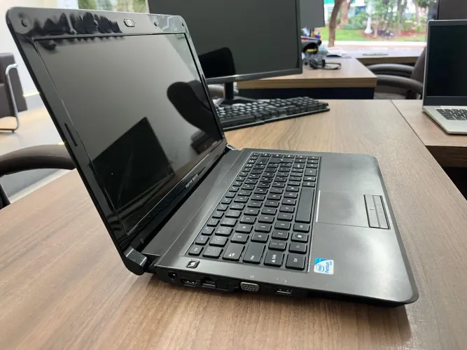 Notebook semi novo
