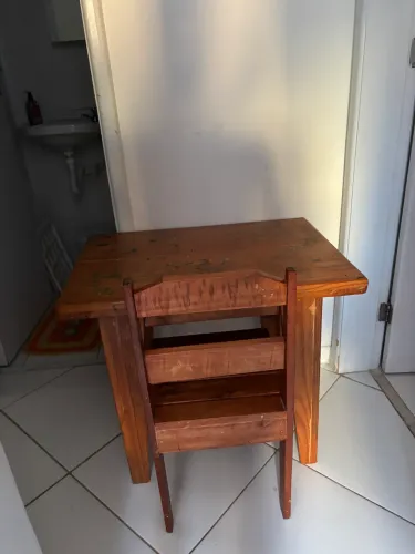 Mesa madeira 1 cadeira