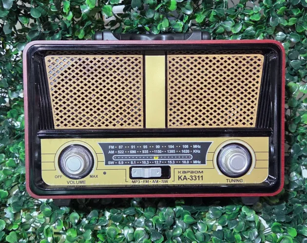 Rádio Estilo Antigo Recarregável Bluethooth Pendrive (SOMOS LOJA)
