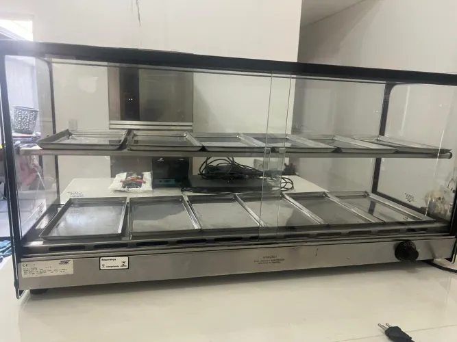 Vitrine estufa de salgados