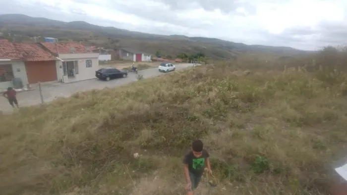 Vende-se terreno. Na cidade de Salgadinho , Pernambuco