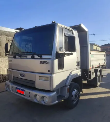 Passo a dívida,Ford Cargo 815e ano 2010 baixa km