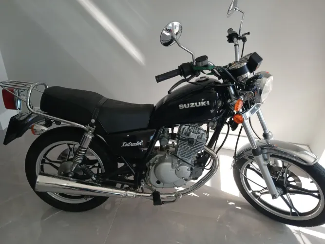 Moto top intruder 125 10.900