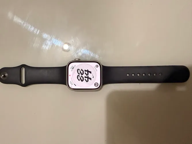 Apple Watch Series 8 (GPS + CELULLAR)
