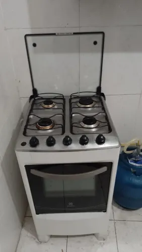 Vendo Fogão eletrolux *