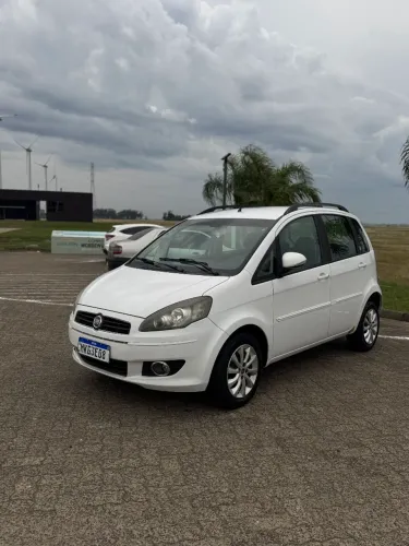 Fiat Idea Attractive 1.4 Fire Flex 8V 5P 2013
