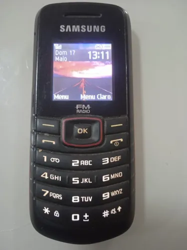 Celular Samsung antigo GT-E1086 funcionando