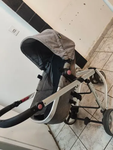 Vendo carrinho de bebe 