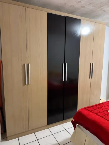 Guarda roupa 6 portas